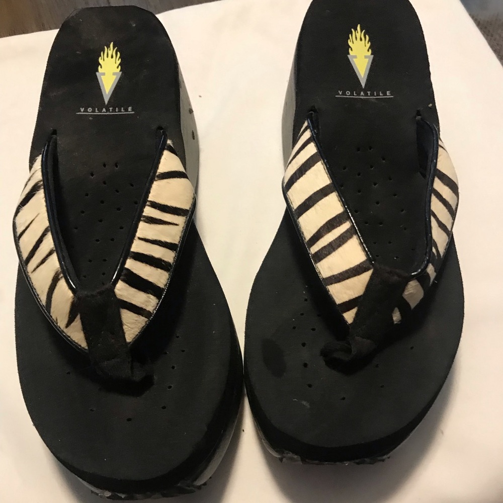 Volatile size8 zebra stripe wedge $15